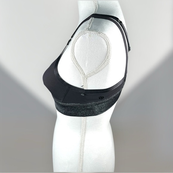 Lululemon | Black Grey Sports Bra Adjustable Straps - Picture 2 of 6